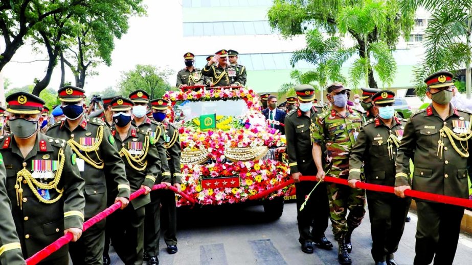 Outgoing Army Chief General Aziz Ahmed accorded farewell reception in presence of high army officials in Dhaka Cantonment on Thursday. ISPR photo