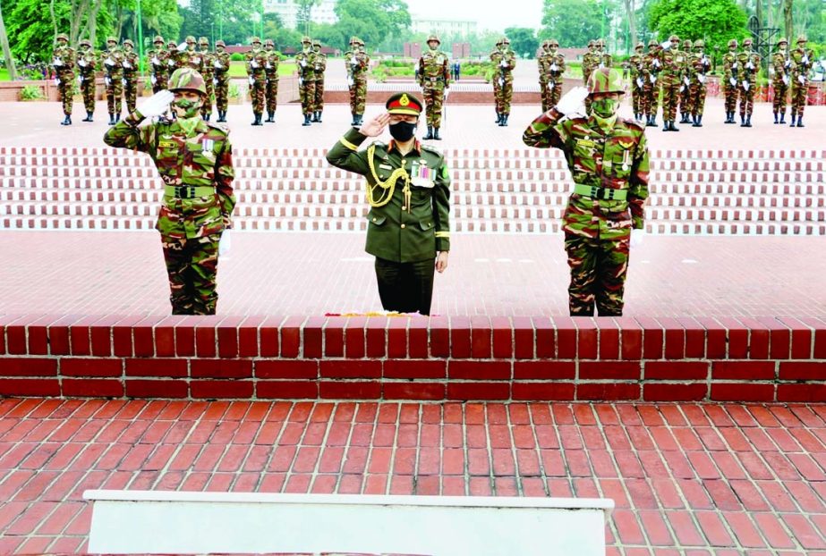 Newly appointed Army Chief General SM Shafiuddin Ahmed pays tributes to the martyrs of the Liberation War placing floral wreaths at Savar National Memorial on Saturday. ISPR photo