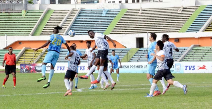 A tense moment in the second leg match of the Bangladesh Premier League Football between Dhaka Abahani Limited and Dhaka Mohammedan Sporting Club Limited at the Bangabandhu National Stadium on Sunday.