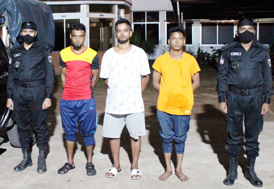 In a drive, RAB-11 arrested 3 drug traders in Narayanganj area on Sunday.