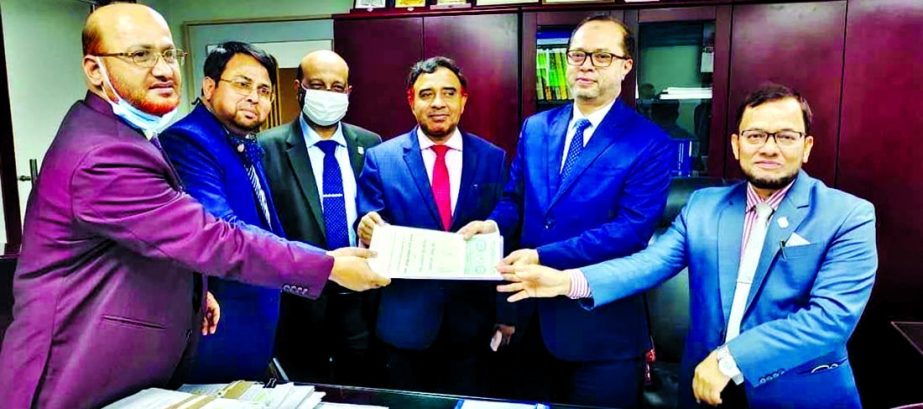 IBBL to invest housing finance for government officials: Finance Department of the Ministry of Finance and Islami Bank Bangladesh Limited signed a Memorandum of Understanding (MoU) recently for providing investment in building houses and flats for governm