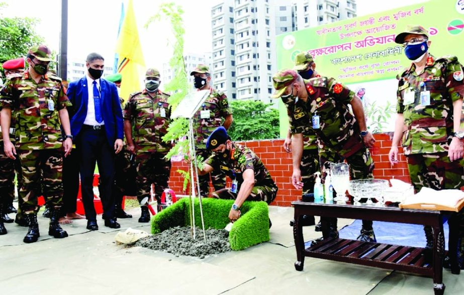 Chief of Army Staff General SM Shafiuddin Ahmed inaugurates tree plantation campaign of Bangladesh Army planting a sapling at Dhaka Cantonment on Thursday. ISPR photo