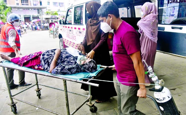 Corona patients are coming to Dhaka one after another to get admitted at hospitals. This photo was taken from in front of Dhaka Medical College Hospital on Thrusday.