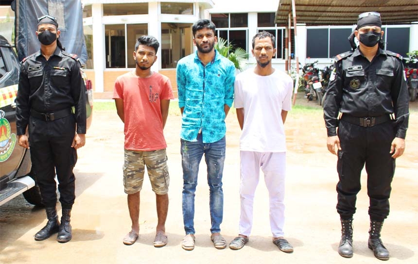 RAB-11 detains 3 drug peddlers with hemp and yaba conducting raid at Siddhirganj Power House Sylo Truck Stand area on Friday.
