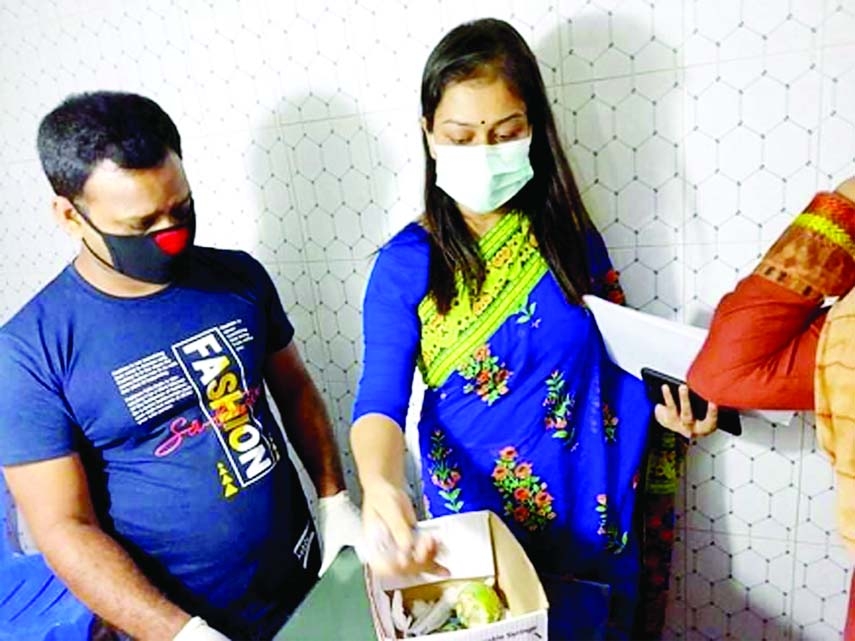 Taslima Shirin, Assistant Commissioner of Manikganj Sadar conducts a mobile court at Apollo Hospital, Doyel Clinic and Doyel Diagnostic Center in Manikganj on Thursday.