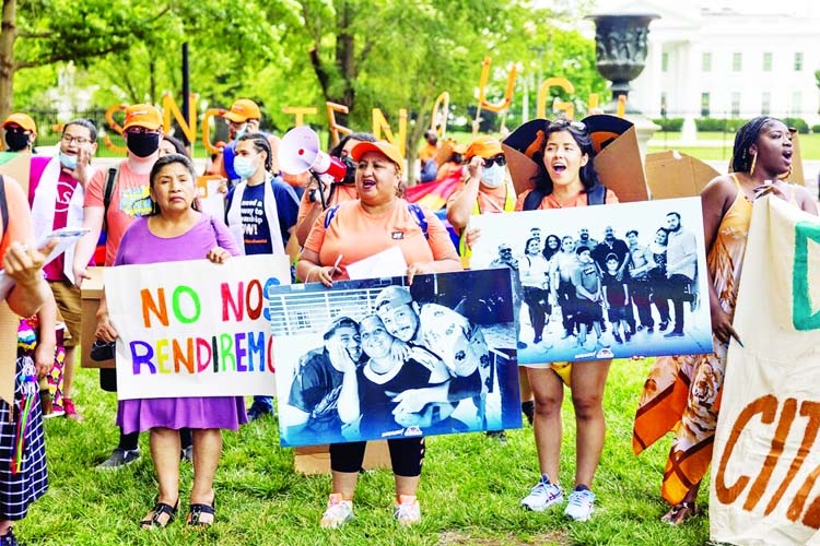 Supporters and beneficiaries of the Deferred Action for Childhood Arrivals program rallied outside the White House.