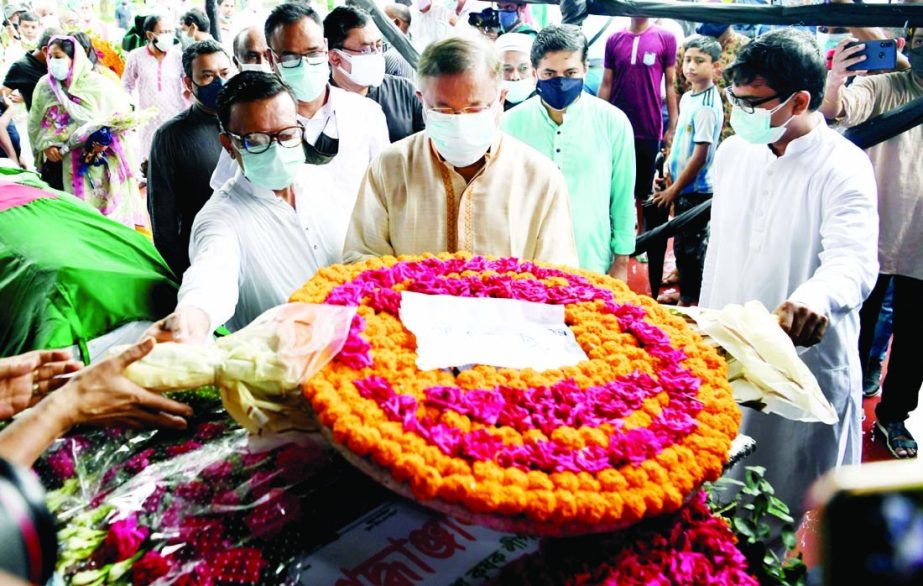 Information and Broadcasting Minister Dr. Hasan Mahmud pays last respect to noted folk singer Fakir Alamgir placing floral wreaths on his coffin at the Central Shaheed Minar in the city on Saturday.