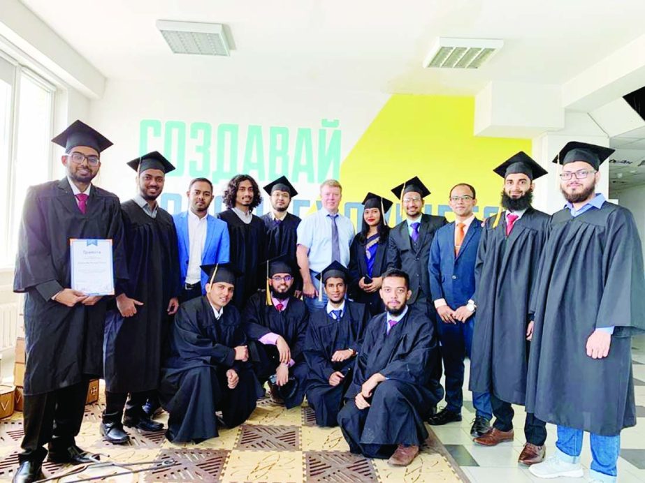 Fifteen Bangladeshi graduates from Moscow Institute of Engineering and Physics and BA diploma take part in a photo shoot with the guests at the convocation ceremony held in Moscow recently.