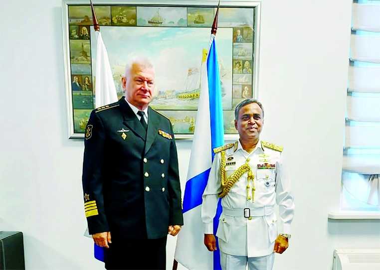 Chief of Naval Staff Admiral M Shaheen Iqbal pays a courtesy call on Commander-in-Chief of Russian Naval Staff Admiral Nikolai Anatolyevich Yevmenov during his visit in Russia.
