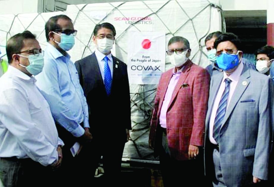 Foreign Minister Dr. AK Abdul Momen receives the second consignment of Japan-manufactured AstraZeneca vaccine from Japanese Ambassador to Bangladesh Naoki Ito at Hazrat Shahjalal International Airport (HSIA) on Saturday. Health Minister Zahid Maleque was