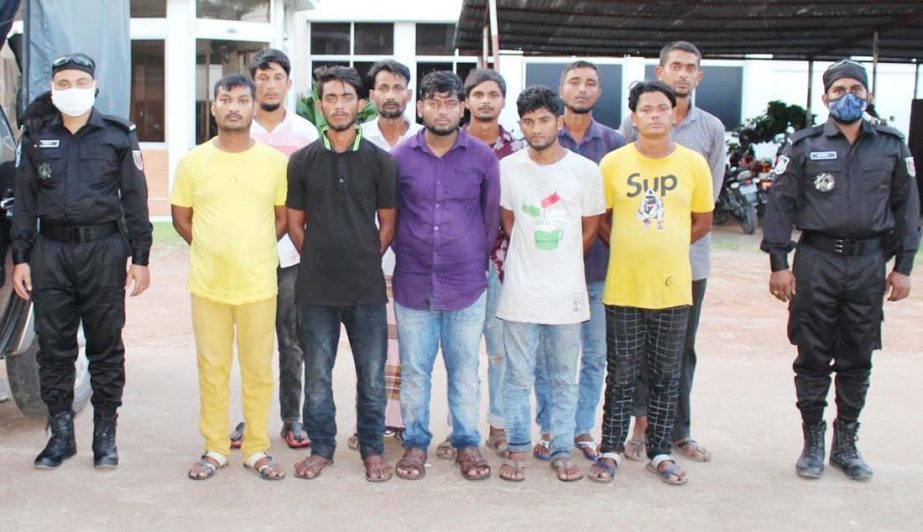 In a drive, RAB-11 arrested 10 extortionists at Signboard area in Siddhirganj, Narayanganj on Sunday.