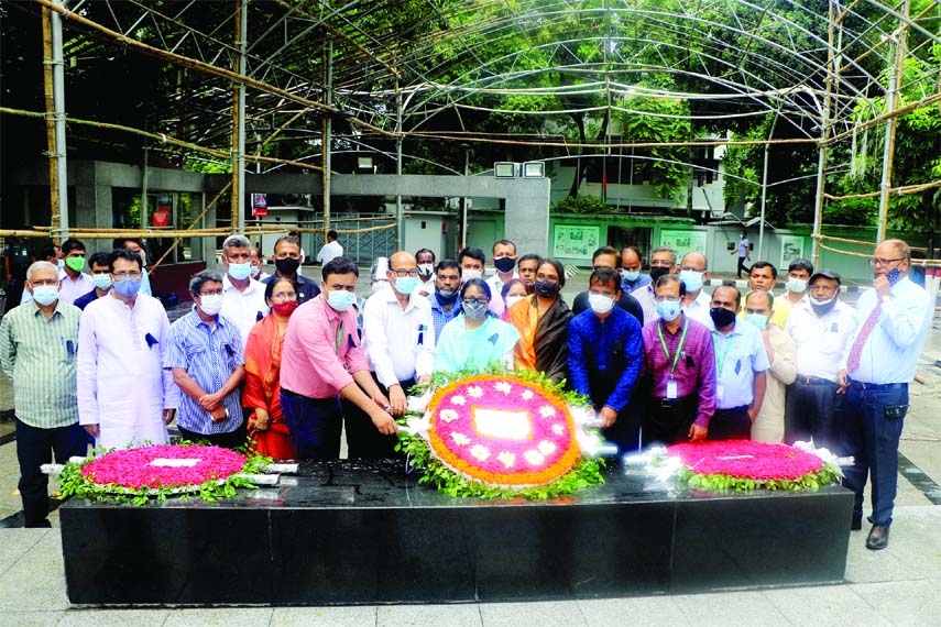 Newly appointed Pro-Vice Chancellor of Bangladesh Open University, Prof Dr Mahbuba Nasreen places wreaths at the mural of Father of the Nation Bangabandhu Sheikh Mujibur Rahman at #32 Dhanmondi in the capital on Sunday. University Vice Chancellor Prof Dr