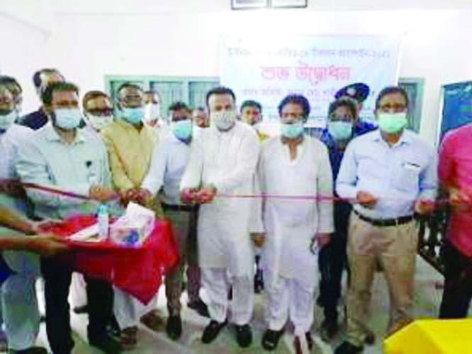 Md. Shahin Chaklader, MP inaugurates mass inoculation program at Panjia Union Parshad Squareunder Keshobpur upazila of Jashore district on Saturday in the presence of UNO Arafat Hoshen as special guest and UHFPO Alamgir Hoshen as chairperson at the event.