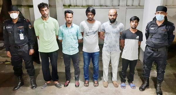 RAB-2 nabs 5 members of juvenile gang during preparation of dacoity from the city's Hazaribag area on Monday.