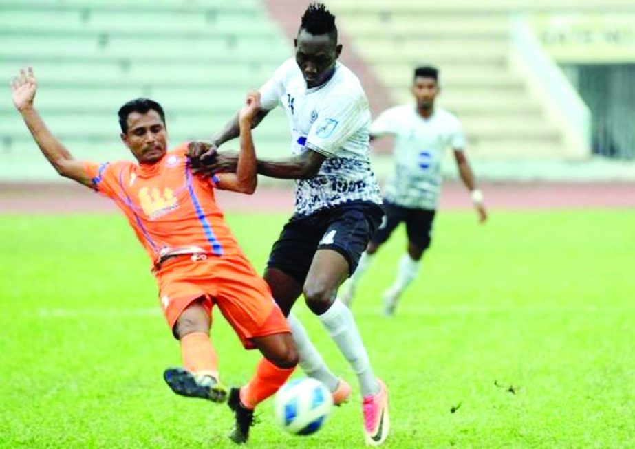 An exciting moment in the second leg match of the Bangladesh Premier League Football between Mohammedan Sporting Club Limited and Brothers Union at Bangladesh Army Stadium in the city on Tuesday.