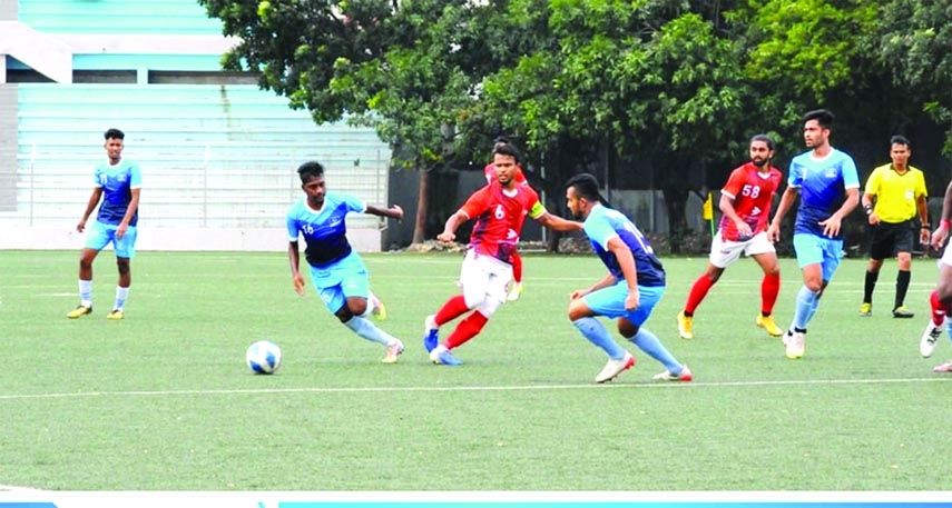 A view of the second leg match between Bashundhara Kings and Arambagh Krira Sangha at the Bir Shreshtha Shaheed Sepoy Mohammad Mostafa Kamal Stadium in the city's Kamalapur on Thursday.