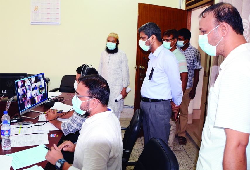 Kuet Vice-Chancellor Prof. Dr. Kazi Sazzad Hossen inspects the online exams sitting in the Exam Control Room of the university on Thursday.