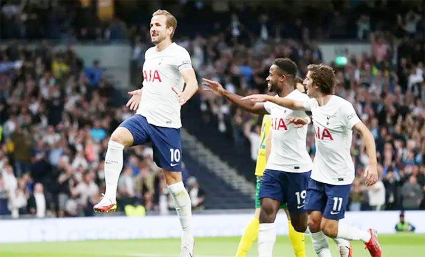 Harry Kane (left) celebrates scoring the opening goal in Tottenham's home win against Pacos de Ferreira in the Europa Conference League group stage match on Thursday.