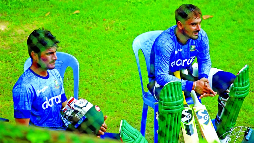 Bangladesh opener Mohammad Naim (left) and Liton Das during practice at the Sher-e-Bangla National Stadium in Mirpur on Saturday.