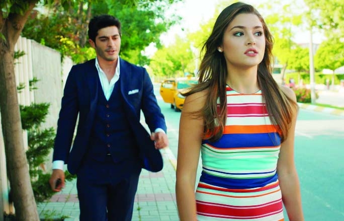 Burak Deniz and Hande Erçel in a scene from serial Hayat Murat