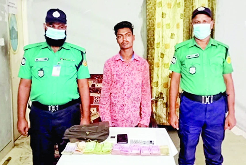 A special team comprised with KMP Officials and forces led by DC, North Md. Anwar Hossain, ADC, North Sonali Sen and OC, Labonchara police station Samir Kumar Sarkar arrested the key accused of a murder case from Mohammad Nagor area under Labonchara poli