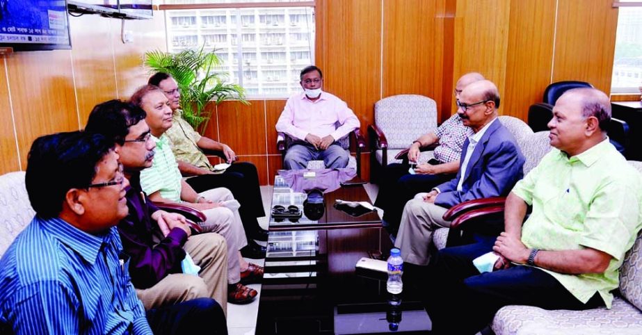 Journalists' leaders call on Information and Broadcasting Minister Dr. Hasan Mahmud at the latter's office of the ministry on Tuesday. NN photo