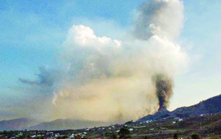 Clouds of thick black ash from volcanic eruptions in Spain.