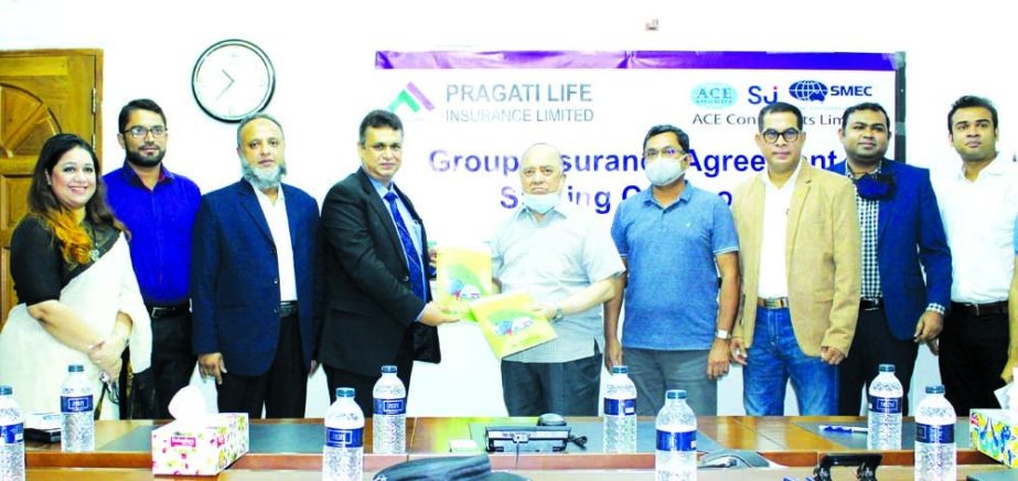M J Azim, Managing Director & CEO of Pragati Life Insurance Limited (PLIL) and Md. Rafiquzzaman, Managing Director of ACE Consultants Limited, exchanging document after signing an agreement in the capital recently. Under the deal, PLIL will provide Group