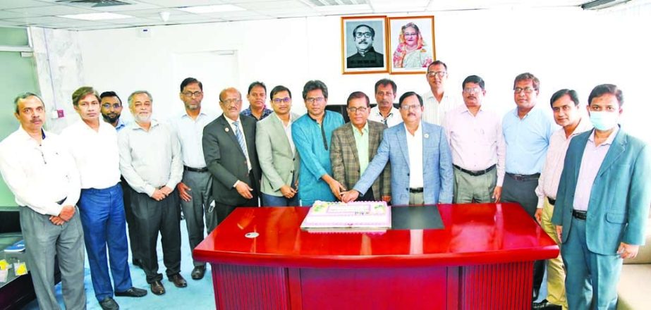 Prof. Dr. Abul Hashem, Chairman along with Md. Razib Pervez, Dr. Nahid Hossain, Dr. Md. Abdul Khaleque Khan, Directors, Md. Anisur Rahman, Managing Director and CEO of BASIC Bank Limited, celebrating the 58th birthday of Sheikh Russel by cutting a cake at