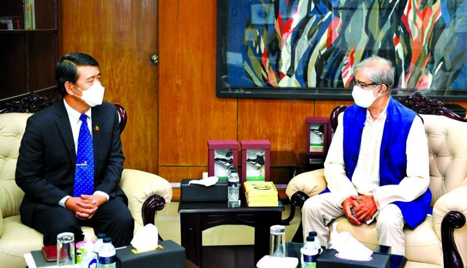 Bhutanese envoy to Bangladesh Rinchen Kuentsyl calls on Post and Telecommunications Minister Mostafa Jabber at the latter's office of the ministry on Wednesday. NN photo