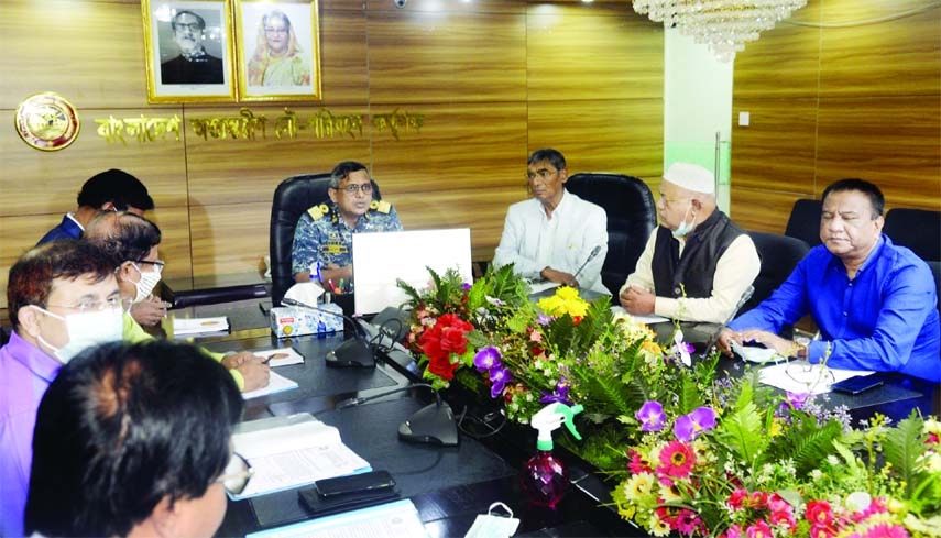 BIWTA Chairman Commodore Golam Sadeq speaks at a meeting with launch owners and leaders of owners -workers association at BIWTA office in Motijheel on Sunday to solve launch strike protesting fuel price hike.