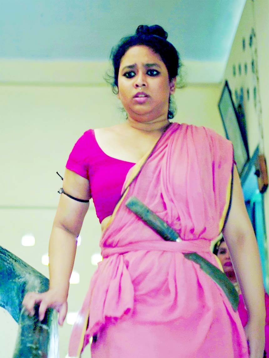 Bhabna in a scene from film Lal Moroger Jhuti