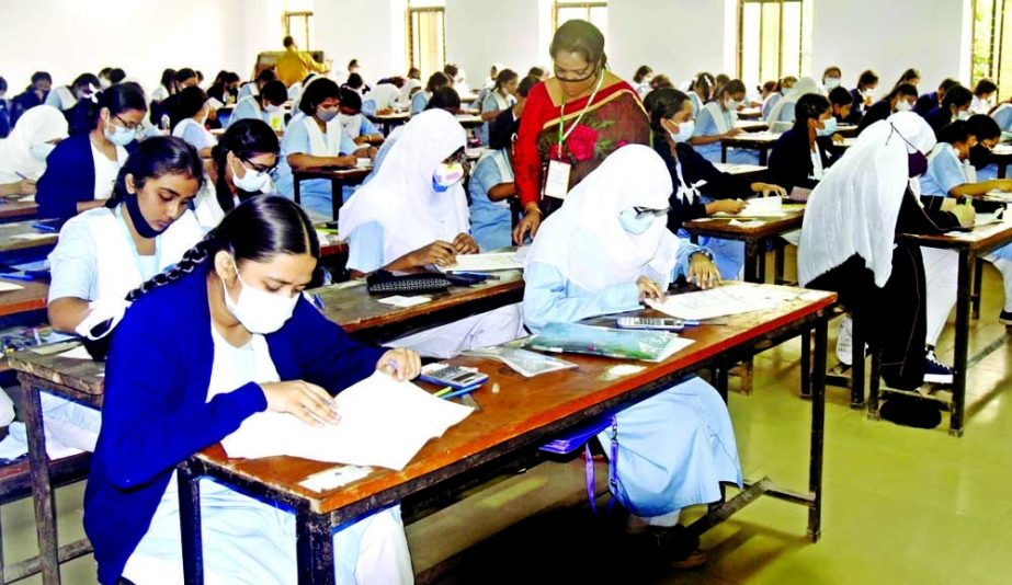 Students sit for the Secondary School Certificate (SSC) exams at the Motijheel Govt. Boys' High School centre in the capital on Sunday. NN photo