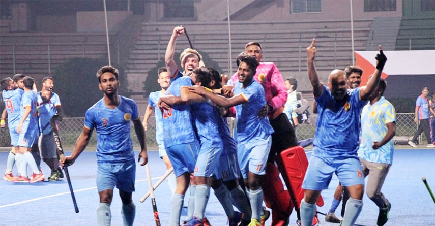 Members of Dhaka Abahani Limited celebrating after beating Dhaka Mariner Youngs Club in their 'Super Five' match of the Green Delta Insurance Premier Division Hockey League at the Maulana Bhashani National Hockey Stadium on Thursday.