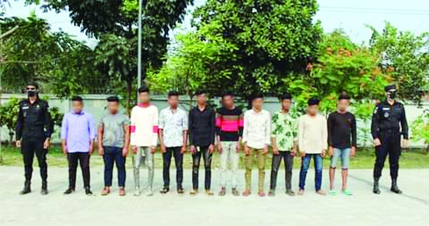 KHULNA: A special team of RAB -6 on Wednesday arrested 10 members of an adolescent gang from different places of Khulna.