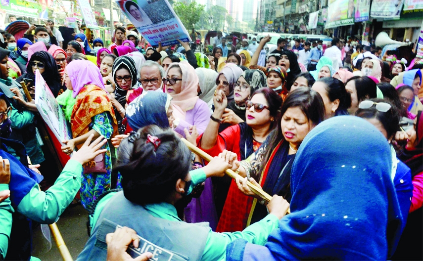 BNP’s women wing brought out a procession on Thursday demanding party chairperson Khaleda Zia's treatment abroad.