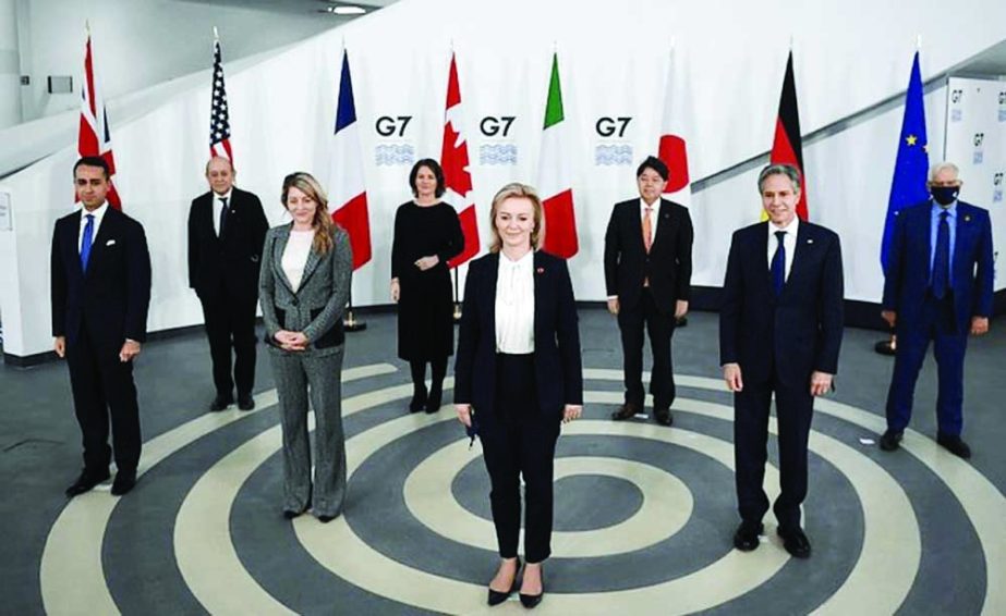 G7 foreign ministers pose for a photograph on the second day of their meeting in Liverpool, Britain on Sunday. Agency photo