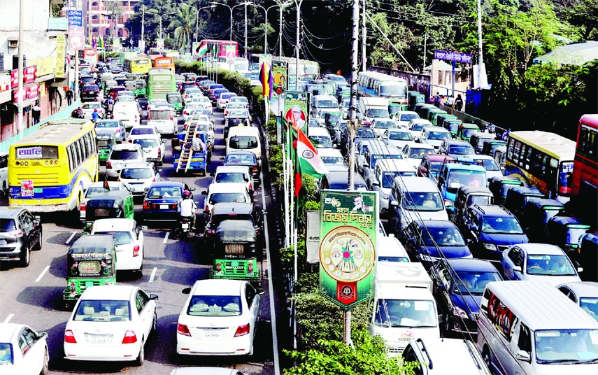 Hundreds of vehicles get clogged at Mohakhali area in the capital on Wednesday due to heavy traffic congestion.