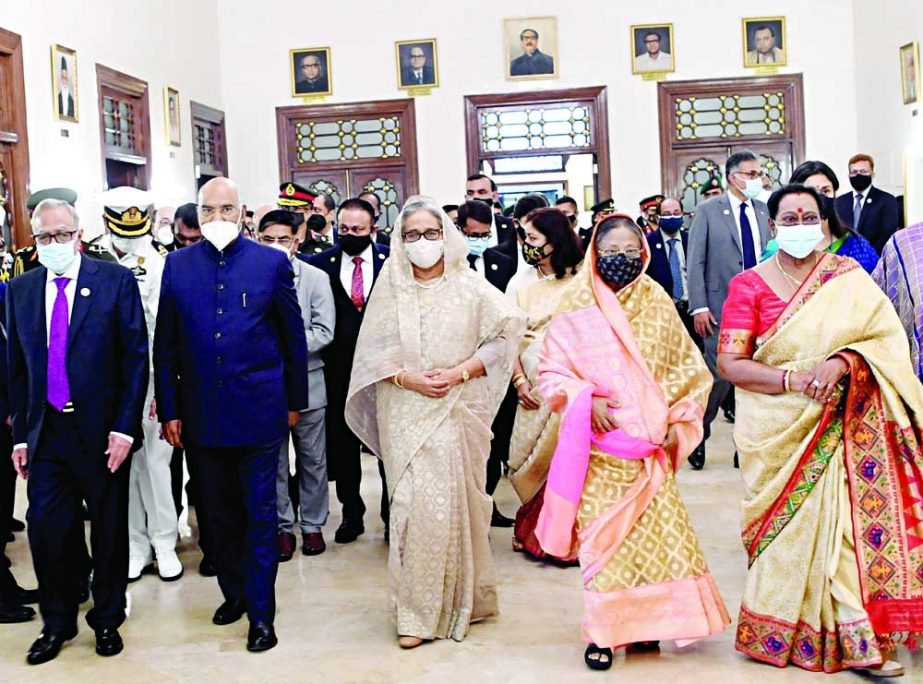 Indian President Ram Nath Kovind Wednesday received by President Abdul Hamid at Bangabhaban. Prime Minister Sheikh Hasina was with them. PID photo