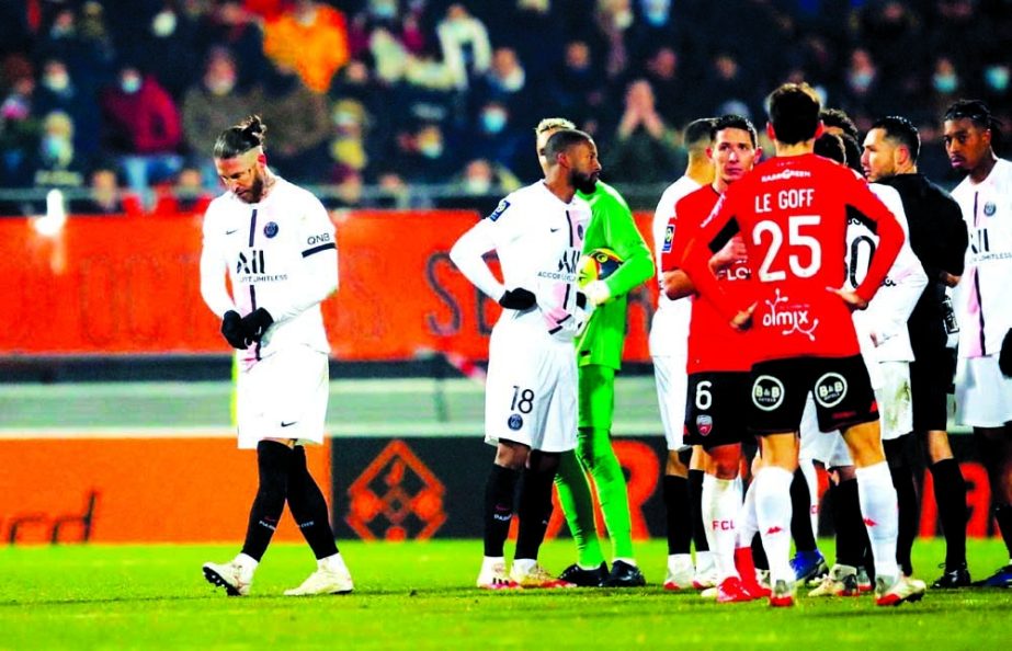 PSG's Sergio Ramos (left) is sent off during their Ligue 1 game away to Lorient on Wednesday. Agency photo