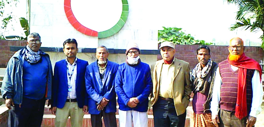 SAGHATA (Gaibandha): Representatives of Bangladesh Television and freedom fighters visit two Victory Memorials and Mass Killing Memorial at Saghata Upazila recently marking the Golden Jubilee of the Victory Day.