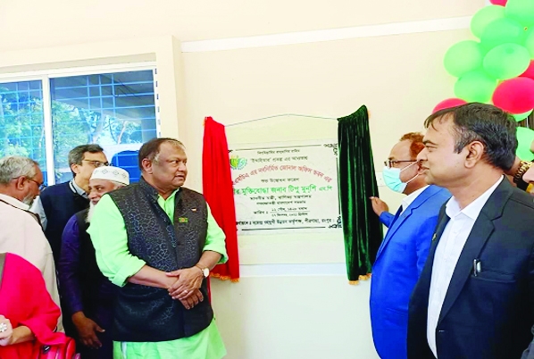 RANGPUR: Commerce Minister Tipu Munshi MP inaugurates the construction work of Pirgachha Zonal Office of BMDA in Pirghachha Upazila on Monday..