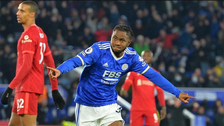 Leicester forward Ademola Lookman (2ndleft) celebrates scoring against Liverpool on Tuesday.