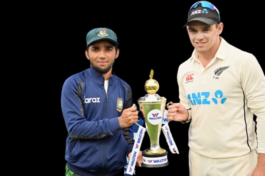 Captain of Bangladesh Mominul Haque (left) and Captain of New Zealand Tom Latham sharing the trophy after the two-match Test series between Bangladesh and New Zealand ending in a 1-1 draw at Christchurch in New Zealand on Tuesday. Agency photo