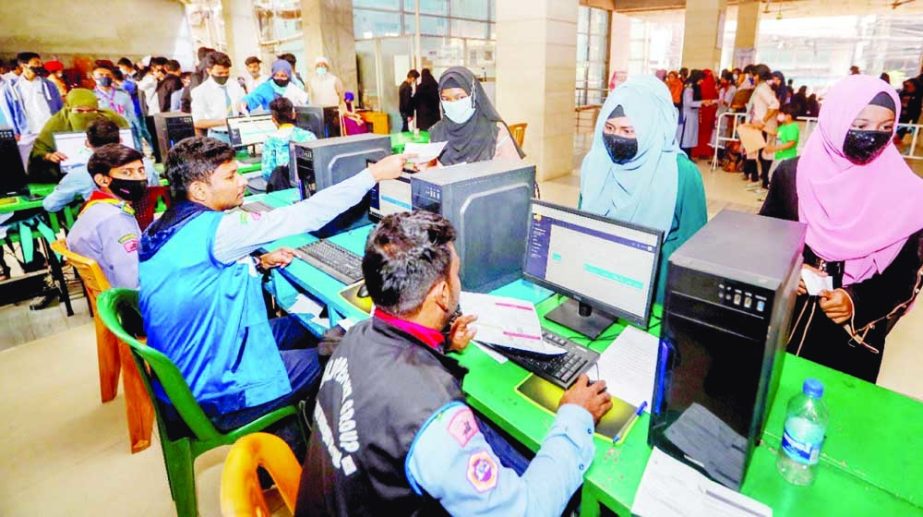 Students rush to get Covid-19 vaccination certificate at the South Point School in the capital on Tuesday as the government made vaccination mandatory for all students from Class VI to XII. NN photo