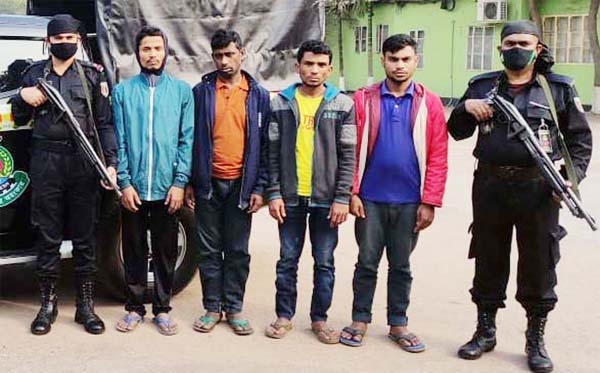 RAB-2 detains 4 drug peddlers with 40 kg hemp from the city's Shyamali area on Friday.