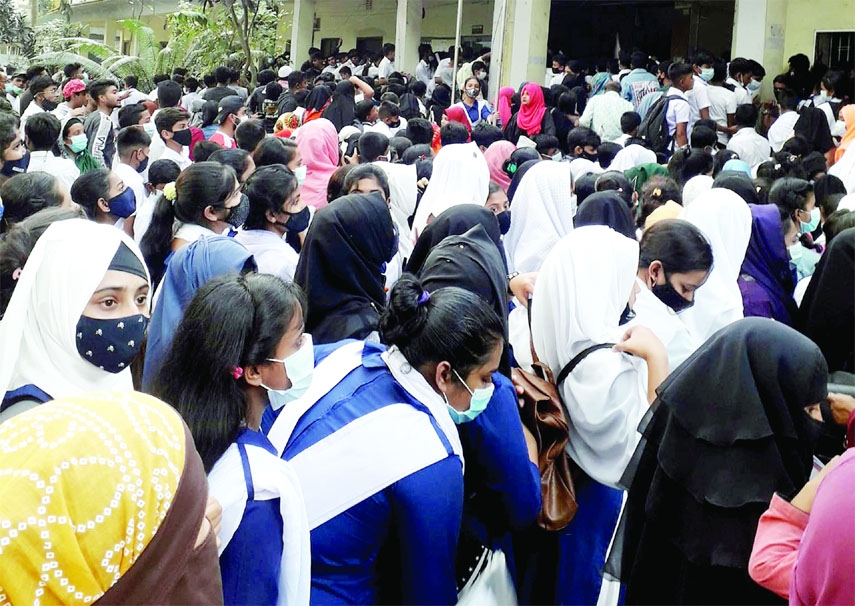 MIRZAPUR (Tangail): Seven students were injured in the corona vaccination programme at Mirzapur Upazila Parishad premises on Tuesday as school authorities and administration have failed to maintaining disciplines.