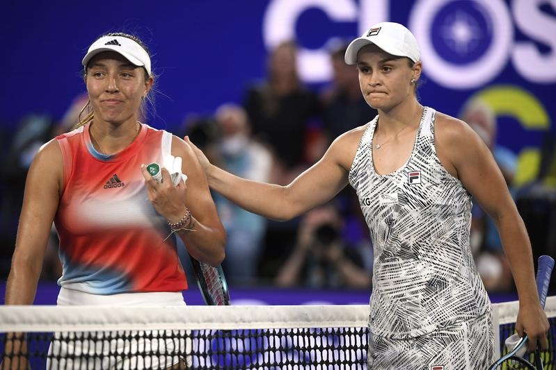 Ash Barty (right) of Australia wishing well Jessica Pegula of the US, following their quarterfinal match at the Australian Open tennis championships in Melbourne, Australia on Wednesday. AP photo