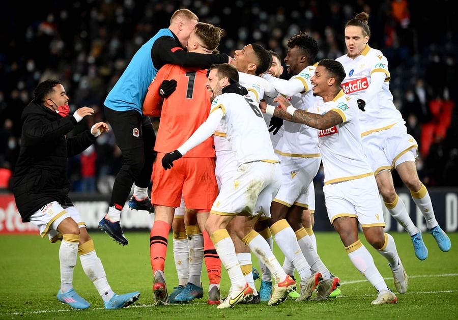Nice's players celebrate after winning the penalty shootout of the French Cup football match between Paris Saint-Germain and Nice at the Parc des Princes stadium in Paris on Monday. Agency photo