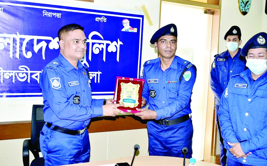 MOULVIBAZAR: Mohammad Zakaria, SP of Moulvibazar gave award to Mahbubul Alom ASI of Moulvibazar Police Sadar Model Station as the best Police officer of Moulvibazar District for the consecutive 11th times at a programme in Moulvibazar on Sunday.